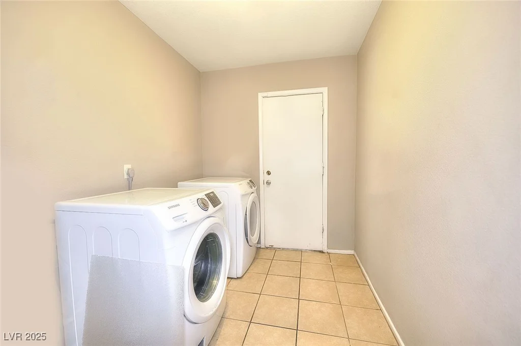 4145 Plumtree, Las Vegas, NV 89115
