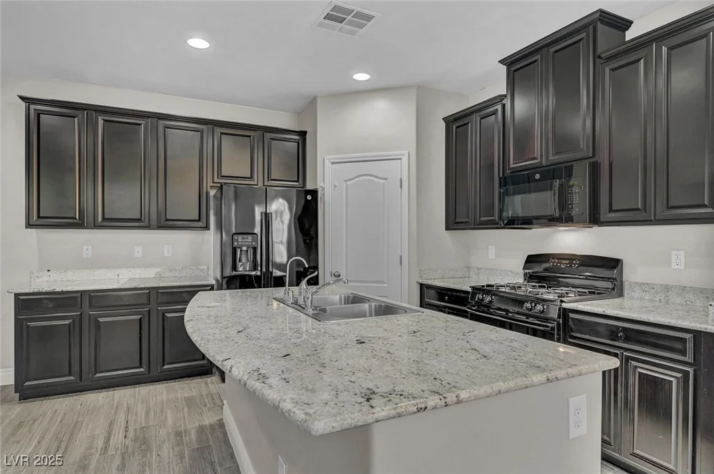 6373 Beavertail Pond, Las Vegas, NV 89122