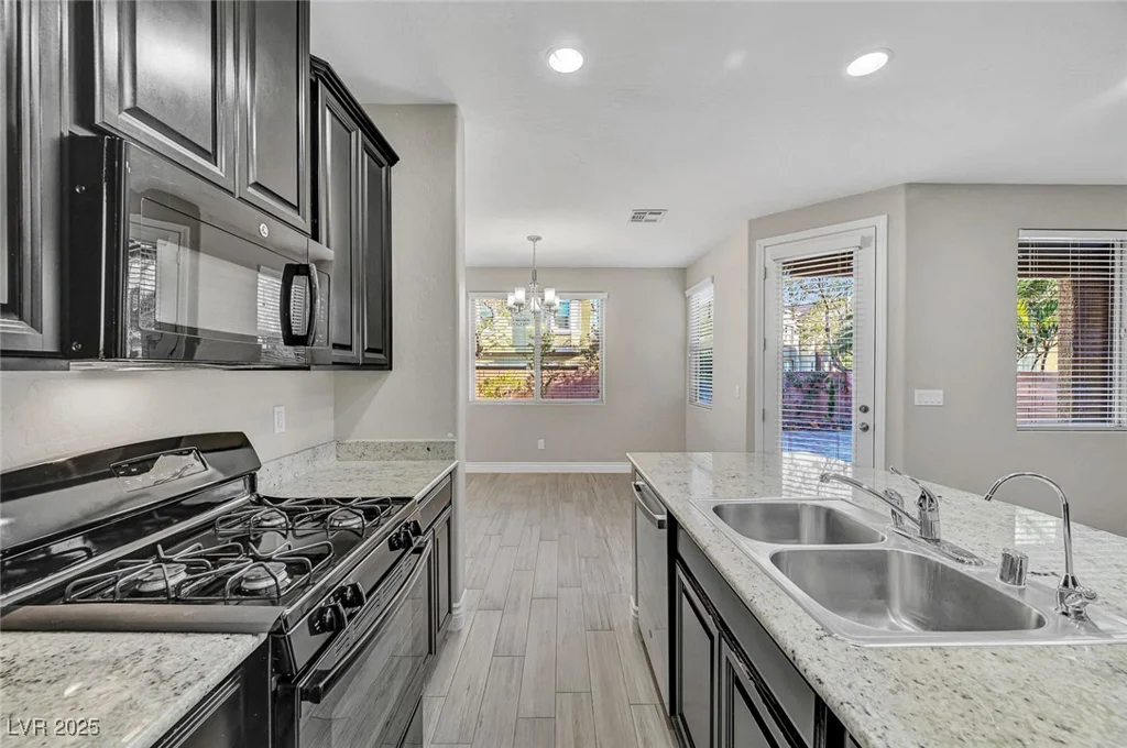 6373 Beavertail Pond, Las Vegas, NV 89122