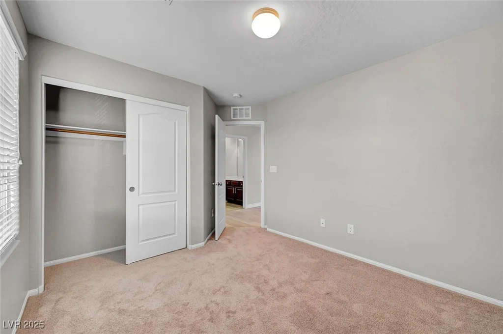 6373 Beavertail Pond, Las Vegas, NV 89122