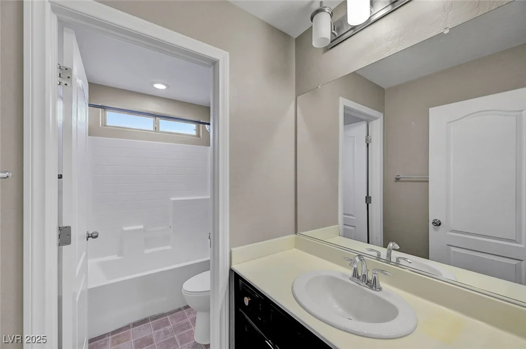 6373 Beavertail Pond, Las Vegas, NV 89122