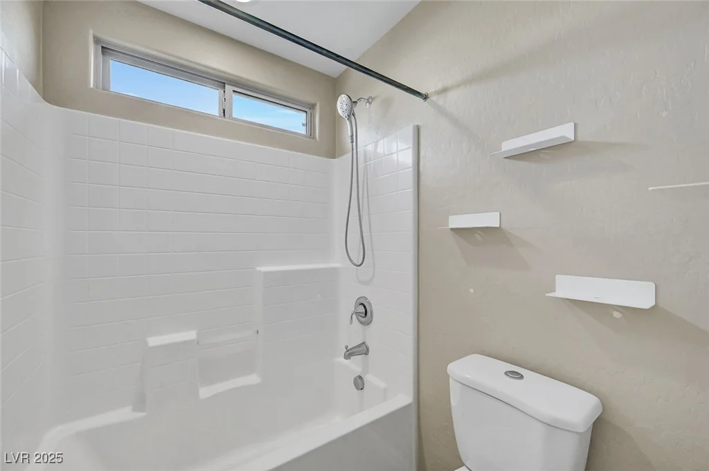 6373 Beavertail Pond, Las Vegas, NV 89122