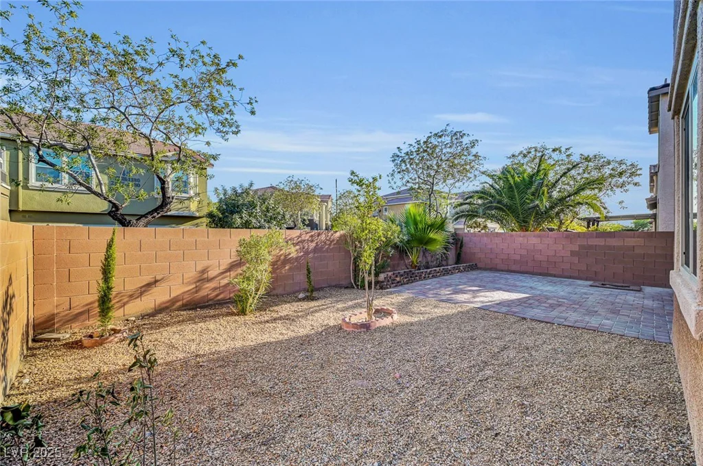 6373 Beavertail Pond, Las Vegas, NV 89122