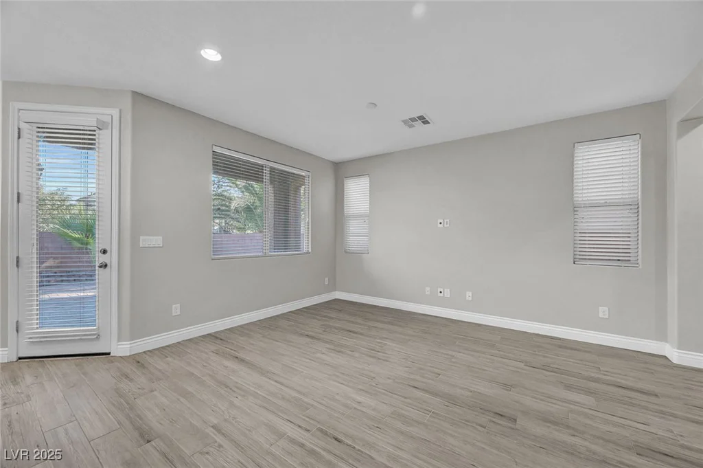 6373 Beavertail Pond, Las Vegas, NV 89122