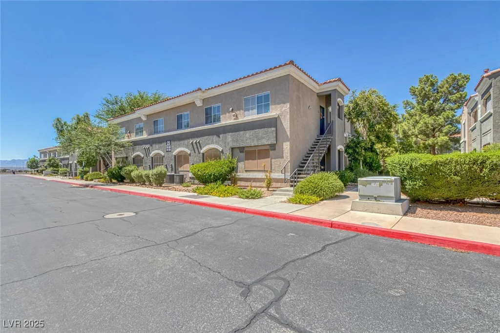 10245 Maryland, Las Vegas, NV 89183