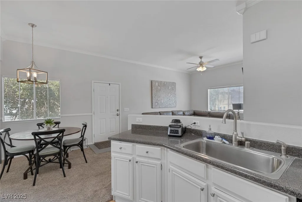 10245 Maryland, Las Vegas, NV 89183