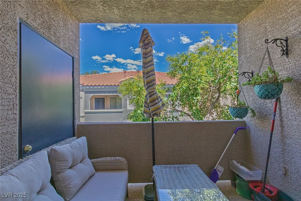 10245 Maryland, Las Vegas, NV 89183