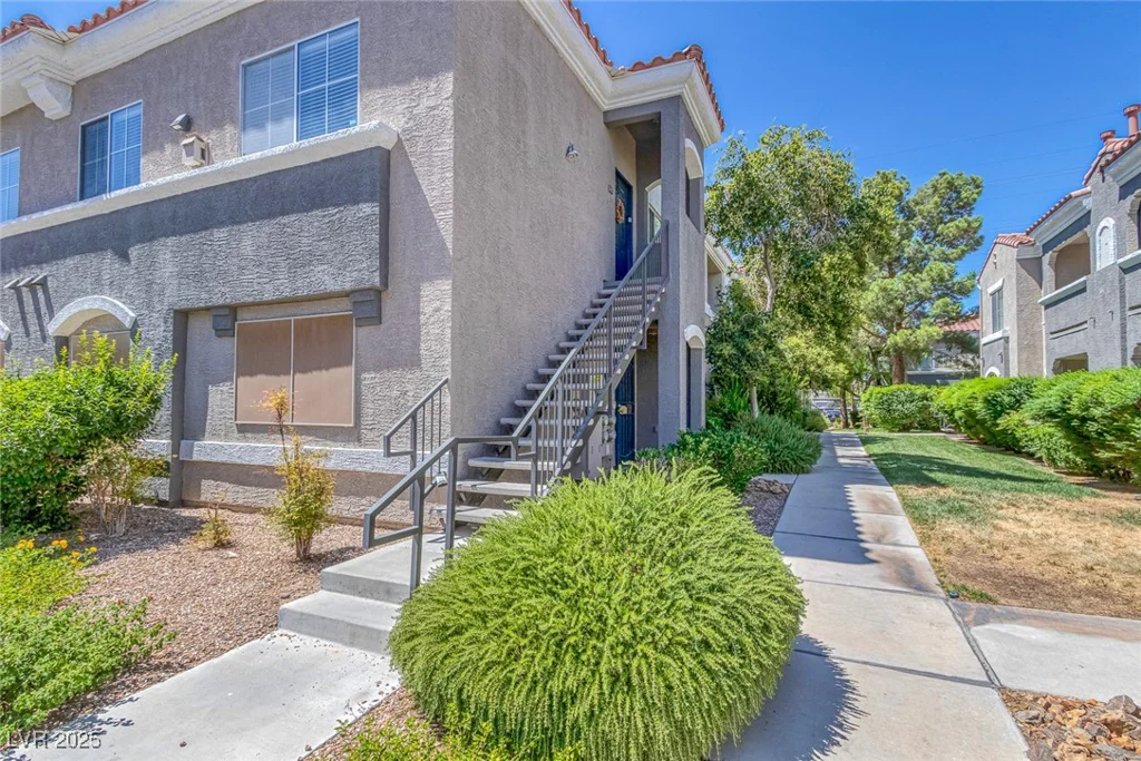 10245 Maryland, Las Vegas, NV 89183