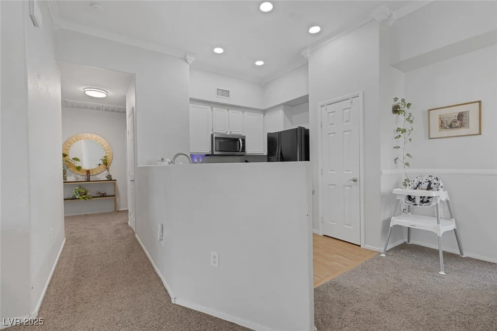 10245 Maryland, Las Vegas, NV 89183