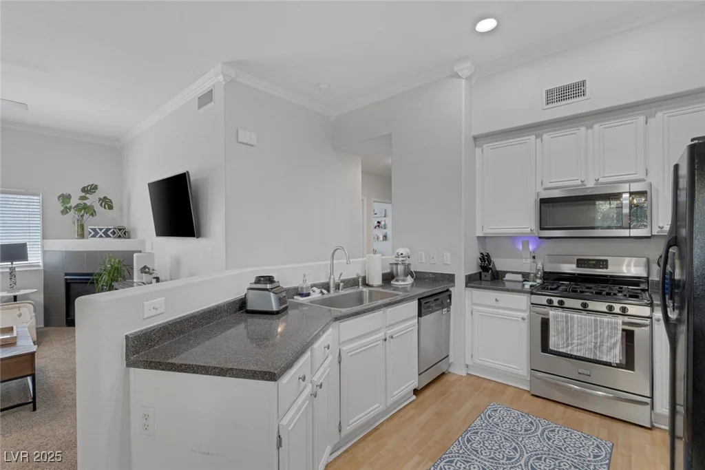 10245 Maryland, Las Vegas, NV 89183