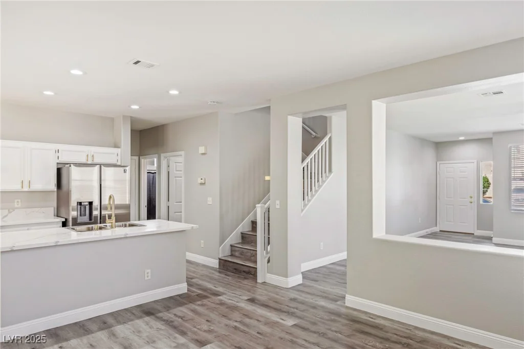 1172 Pale Sunset, Las Vegas, NV 89110