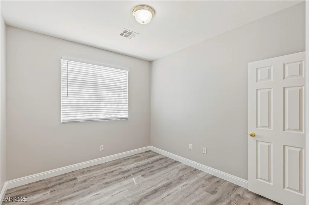 1172 Pale Sunset, Las Vegas, NV 89110