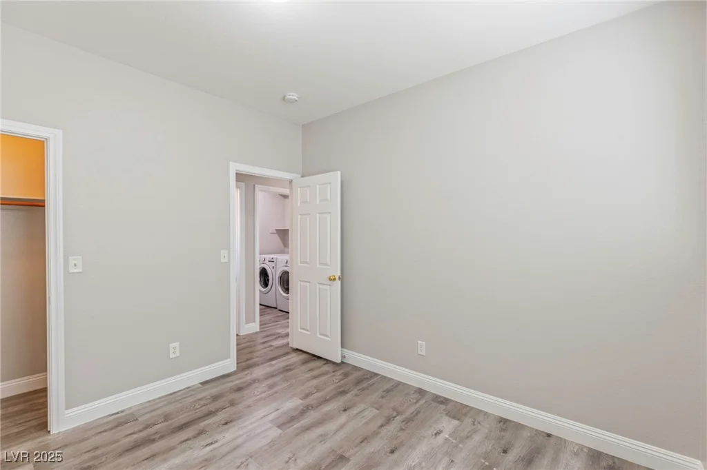 1172 Pale Sunset, Las Vegas, NV 89110