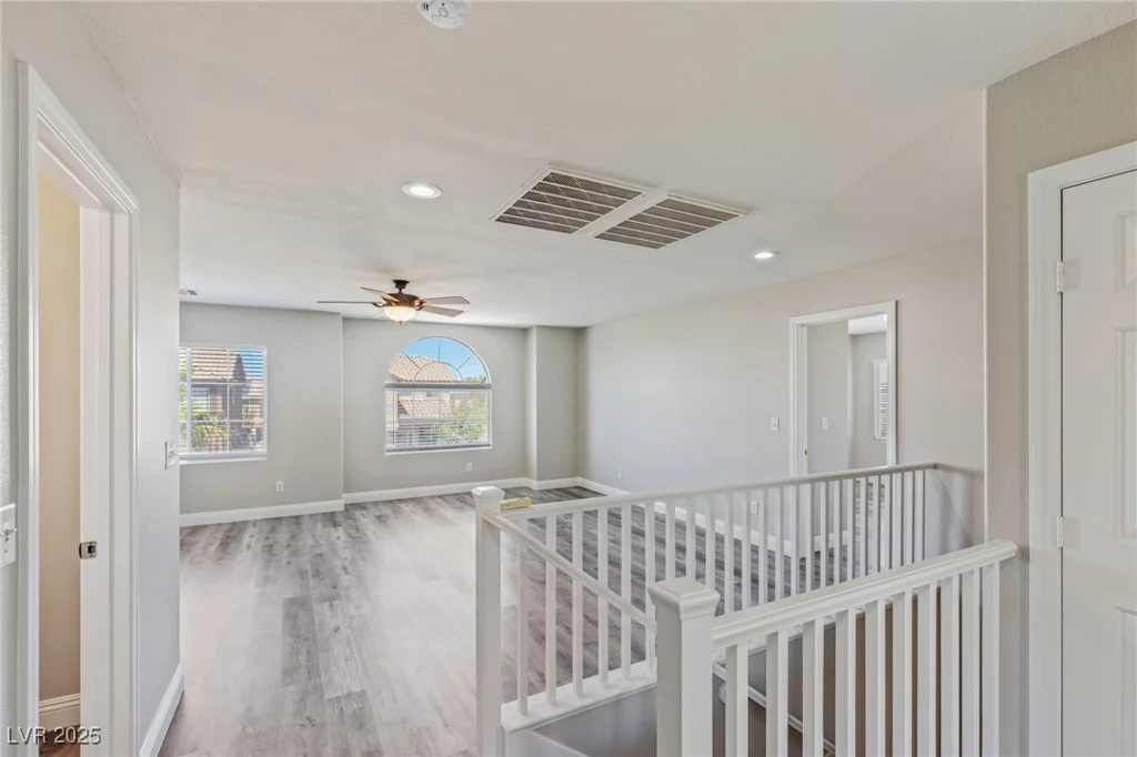 1172 Pale Sunset, Las Vegas, NV 89110