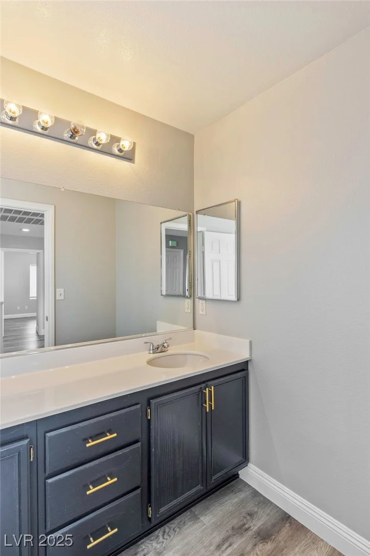 1172 Pale Sunset, Las Vegas, NV 89110