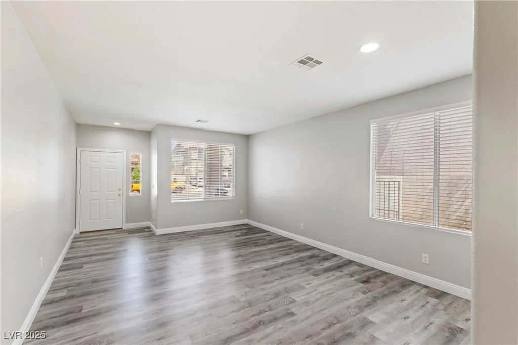 1172 Pale Sunset, Las Vegas, NV 89110
