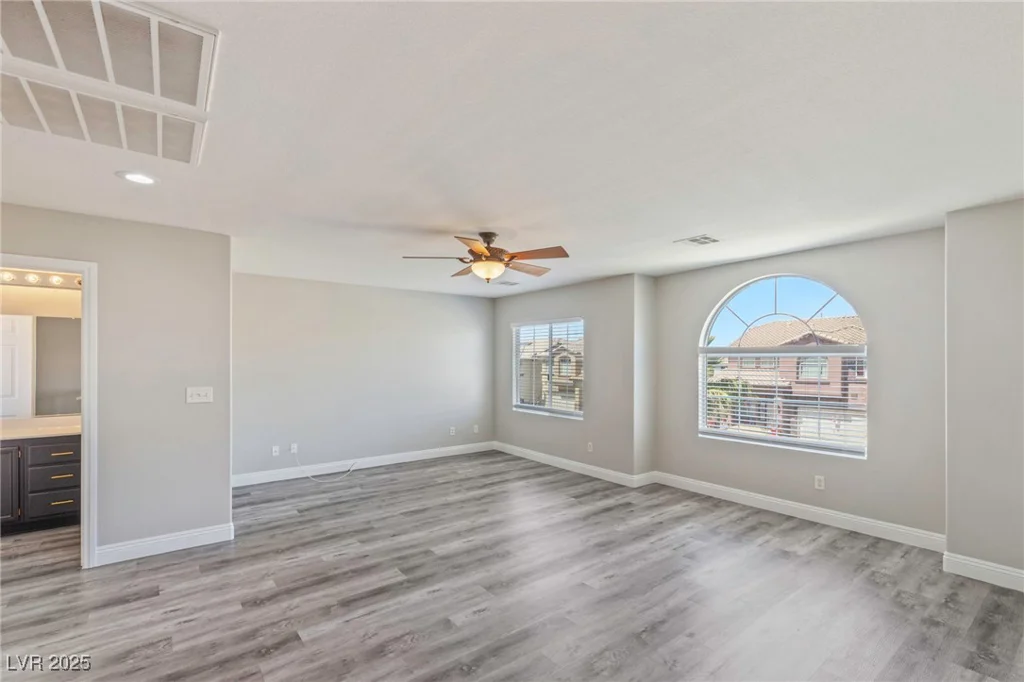 1172 Pale Sunset, Las Vegas, NV 89110
