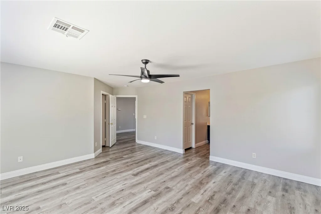 1172 Pale Sunset, Las Vegas, NV 89110