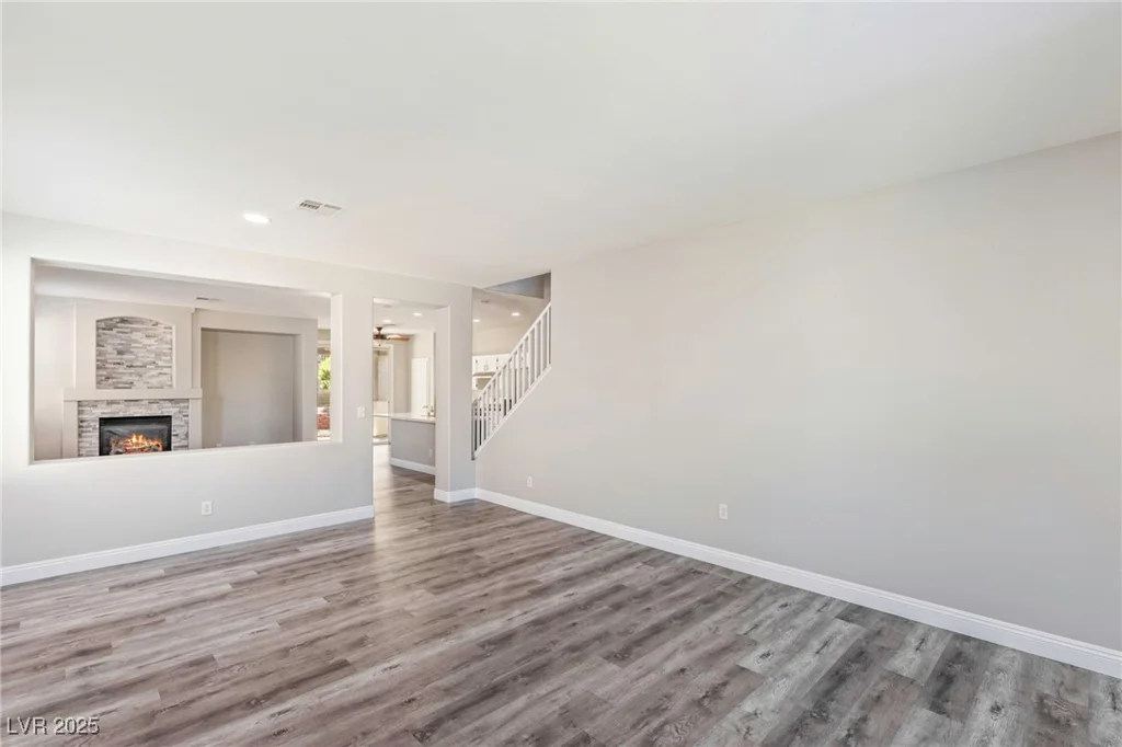 1172 Pale Sunset, Las Vegas, NV 89110