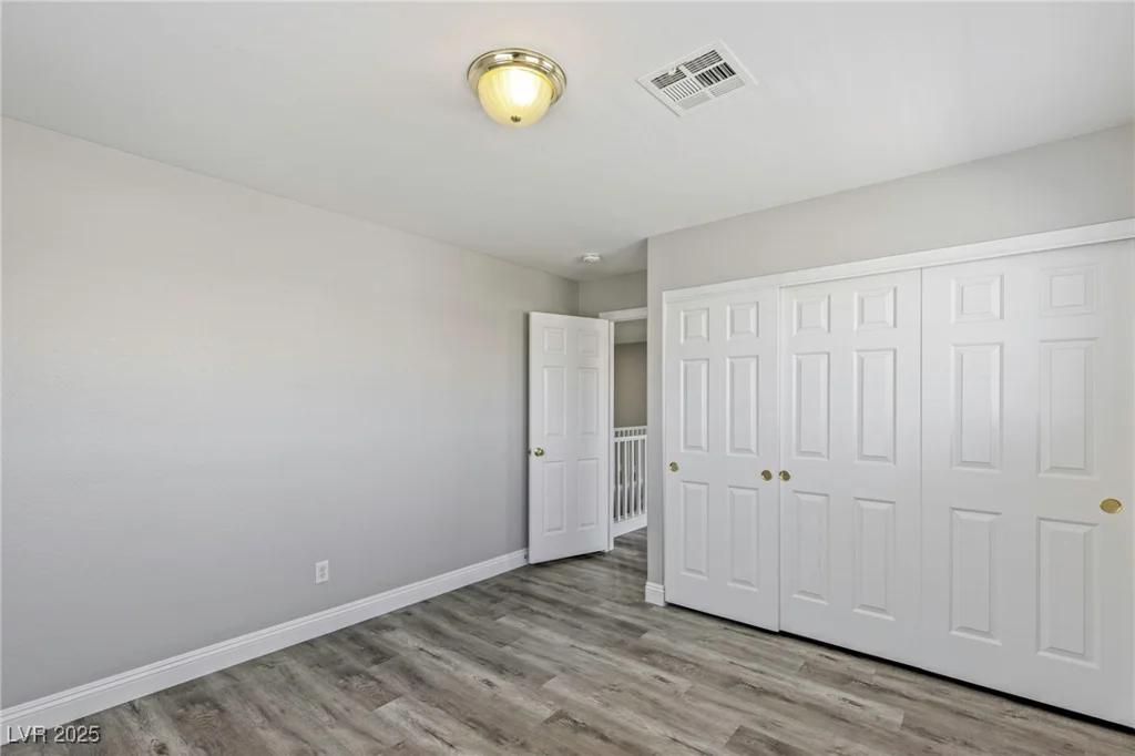 1172 Pale Sunset, Las Vegas, NV 89110