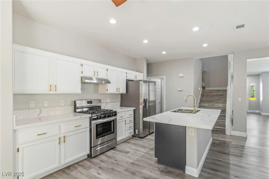 1172 Pale Sunset, Las Vegas, NV 89110