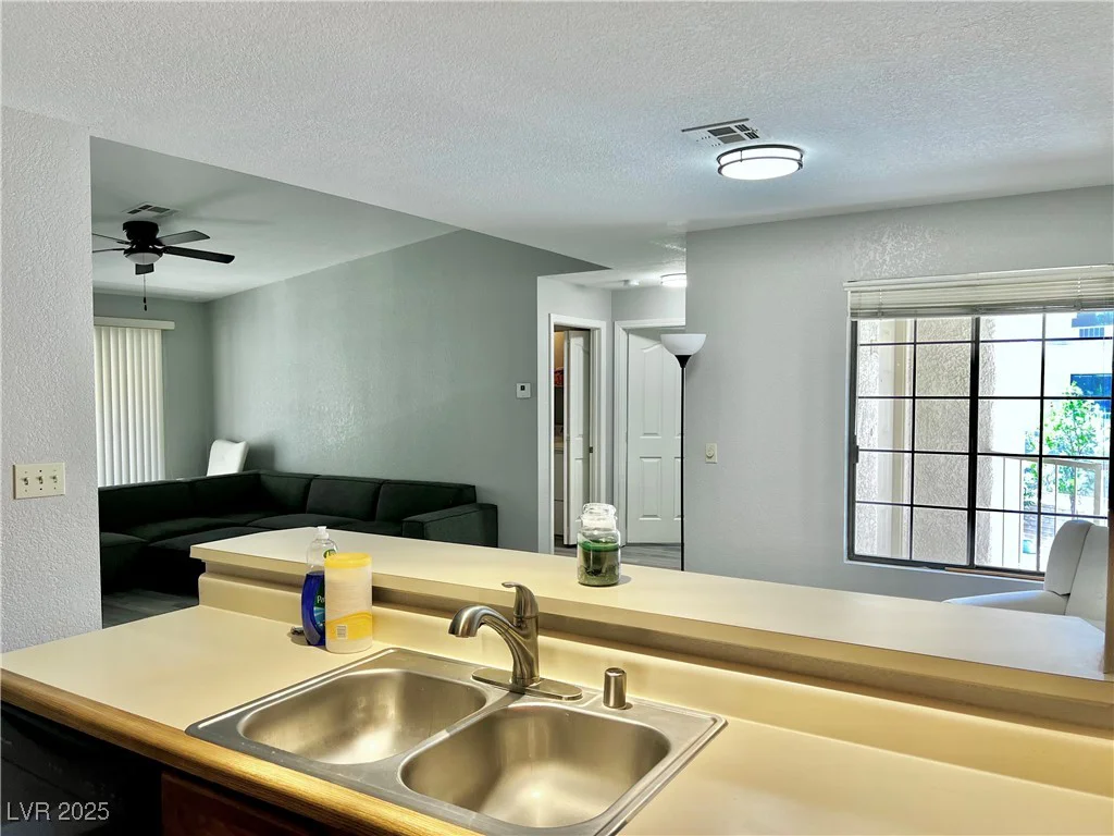 2627 Durango, Las Vegas, NV 89117
