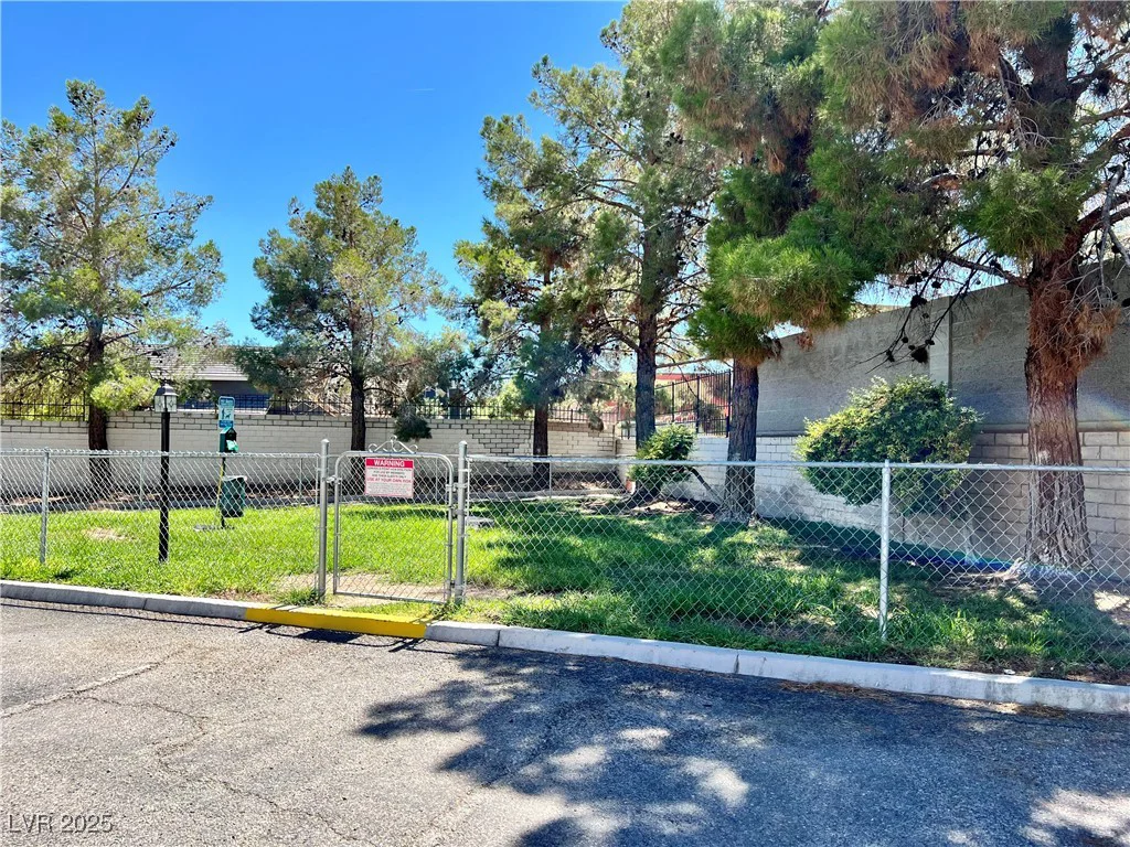 2627 Durango, Las Vegas, NV 89117