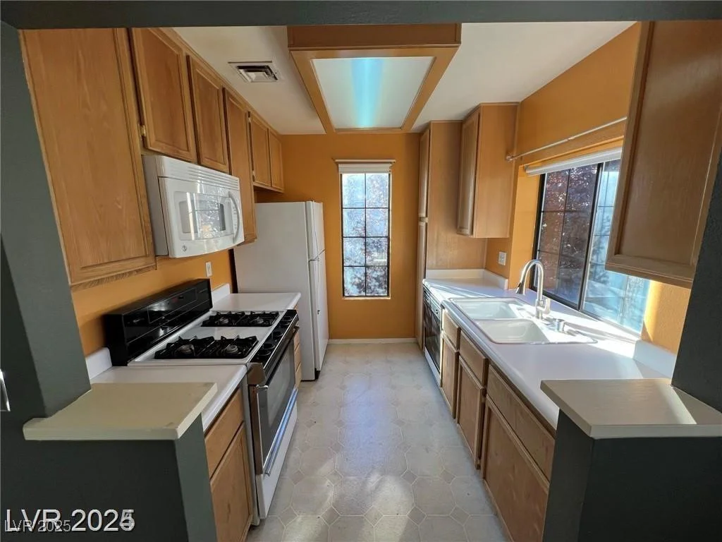 4855 Torrey Pines, Las Vegas, NV 89103