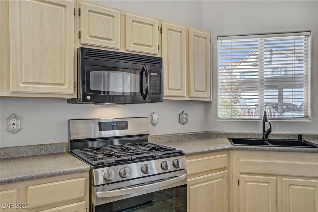 855 Stephanie, Henderson, NV 89014