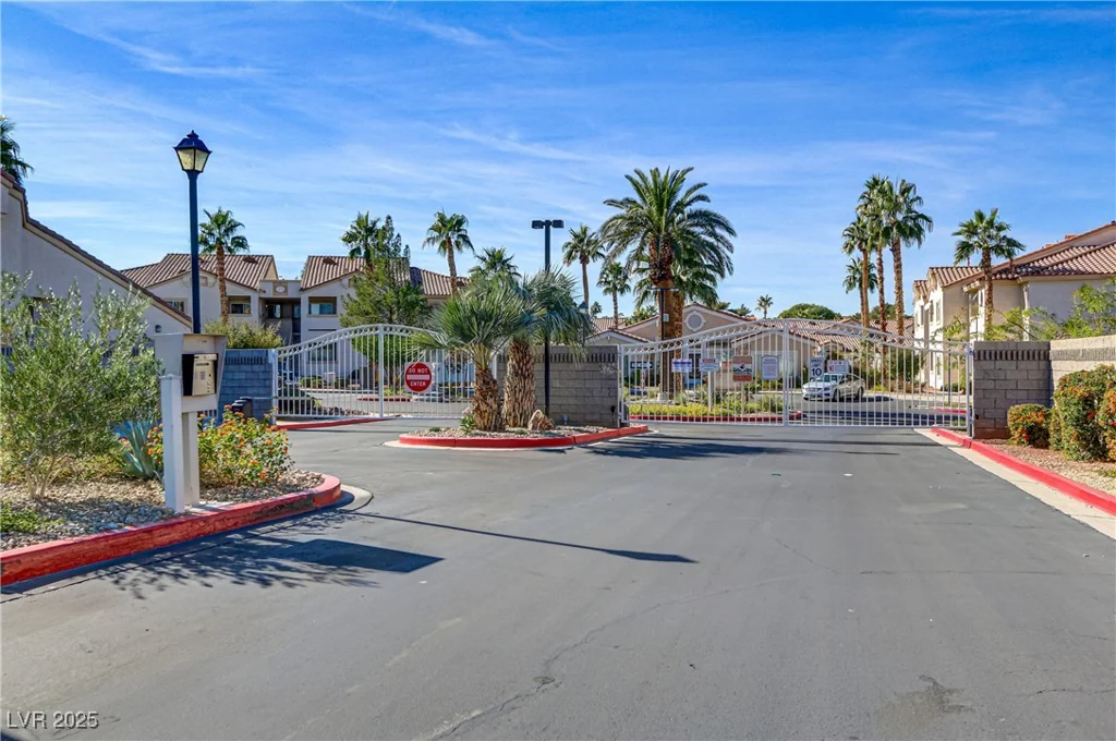 855 Stephanie, Henderson, NV 89014