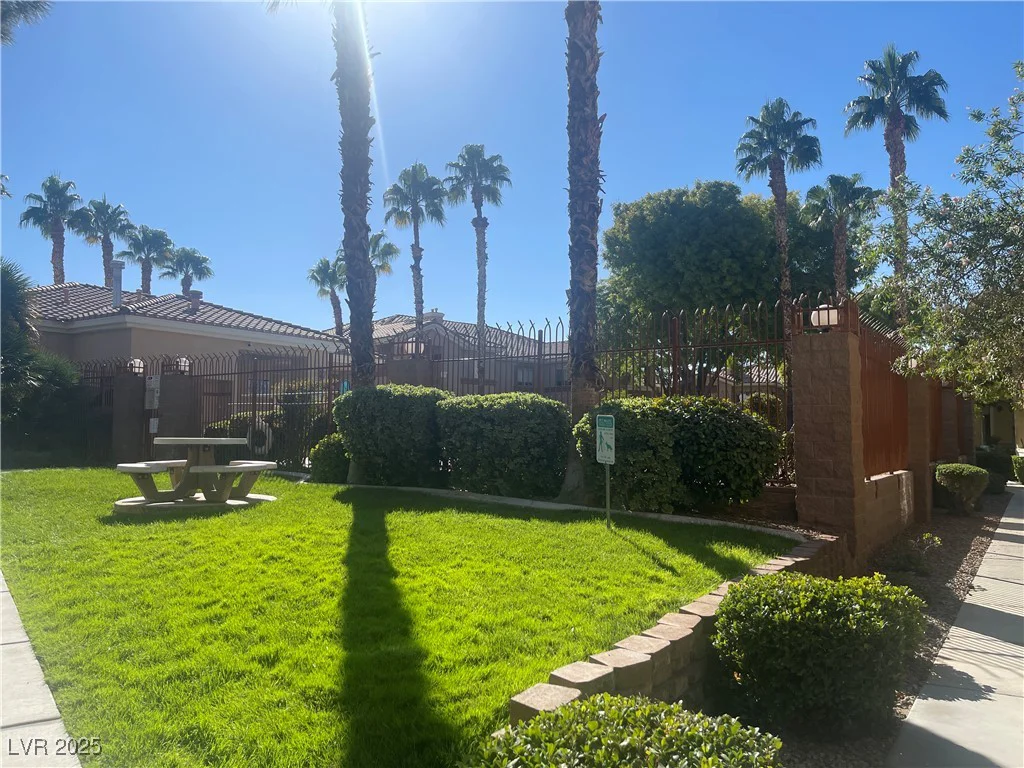 1050 Cactus, Las Vegas, NV 89183
