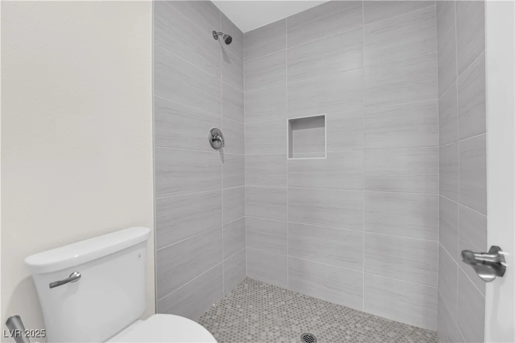 5174 Jones, Las Vegas, NV 89118