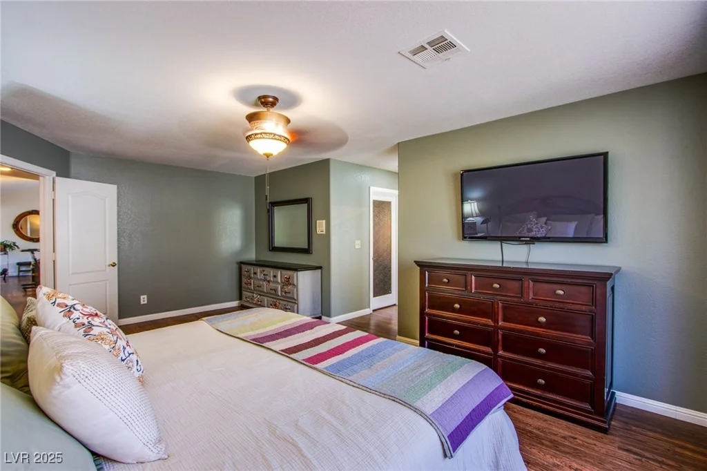 8205 Spanish Peak, Las Vegas, NV 89128