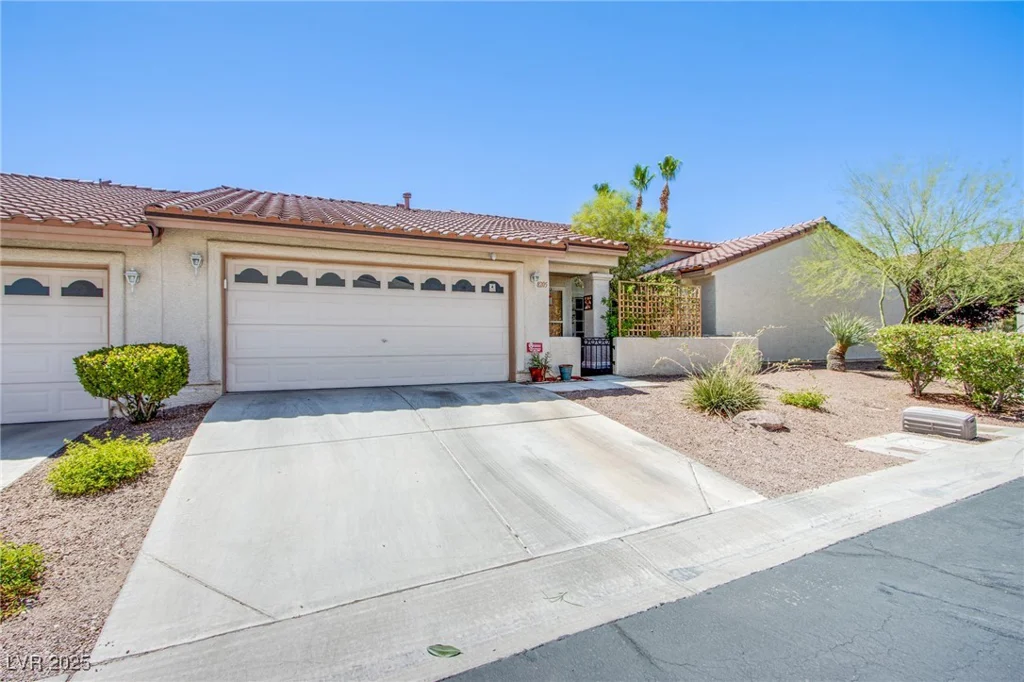 8205 Spanish Peak, Las Vegas, NV 89128