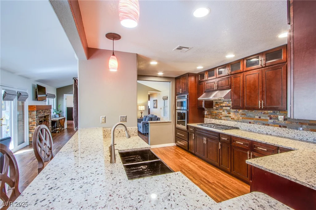 8205 Spanish Peak, Las Vegas, NV 89128
