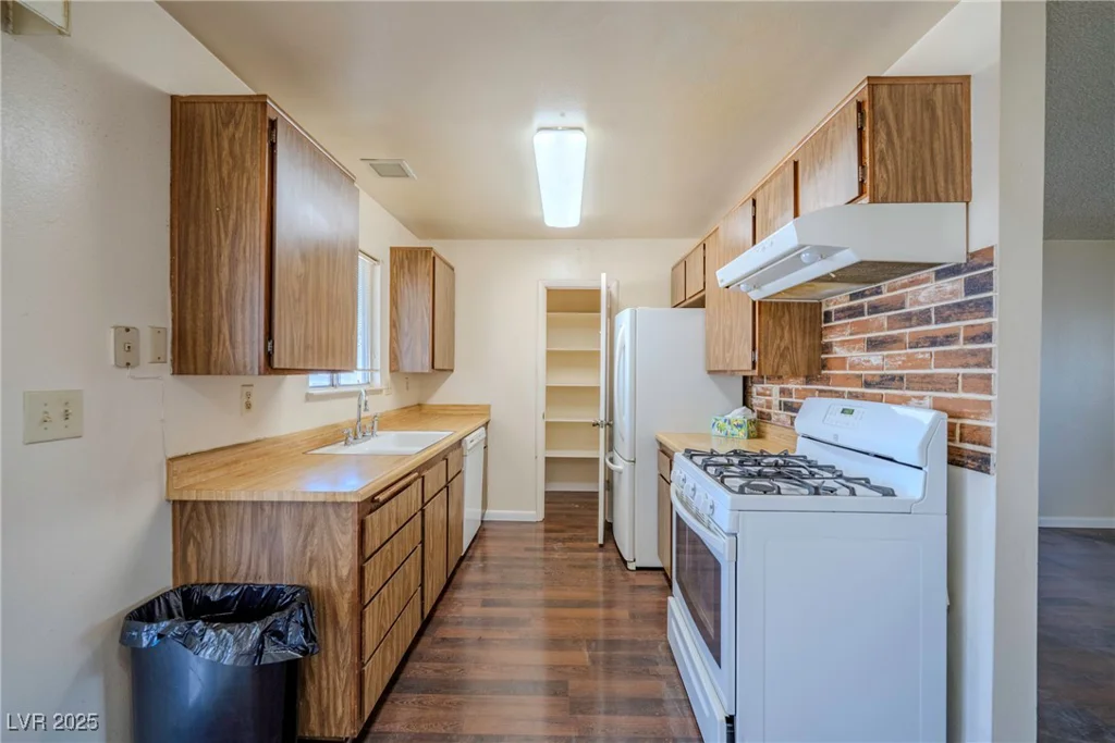 1315 Foxglove, Las Vegas, NV 89142
