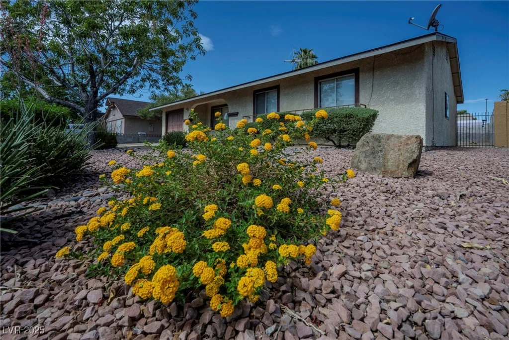 1315 Foxglove, Las Vegas, NV 89142