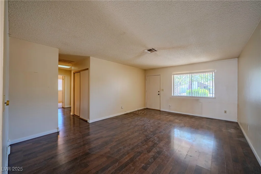 1315 Foxglove, Las Vegas, NV 89142