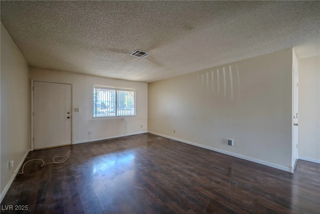 1315 Foxglove, Las Vegas, NV 89142