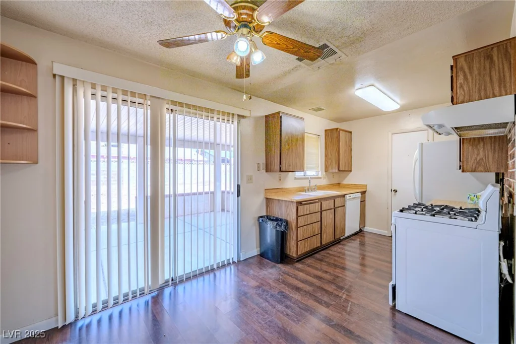1315 Foxglove, Las Vegas, NV 89142