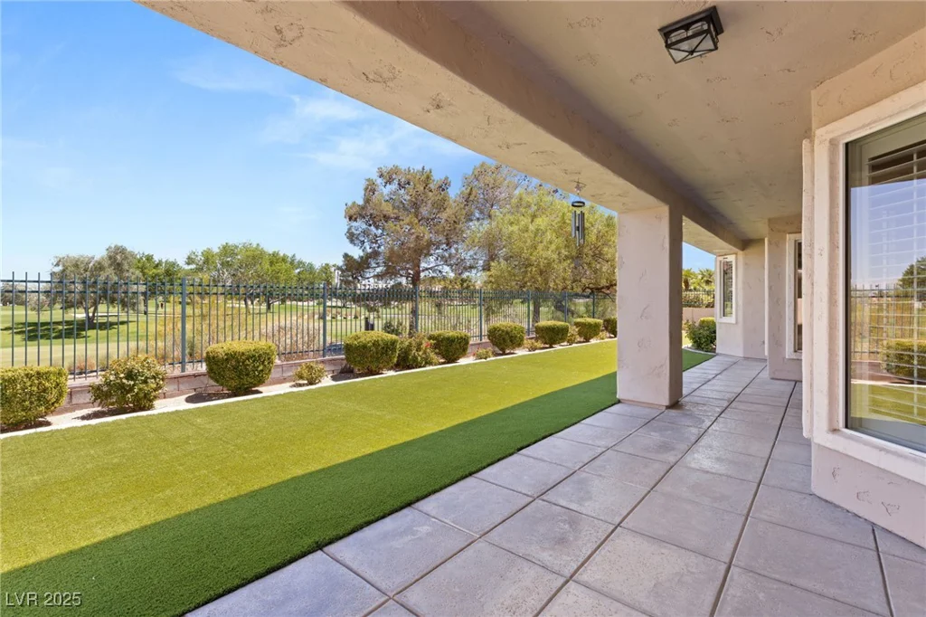 1932 Glenview, Las Vegas, NV 89134