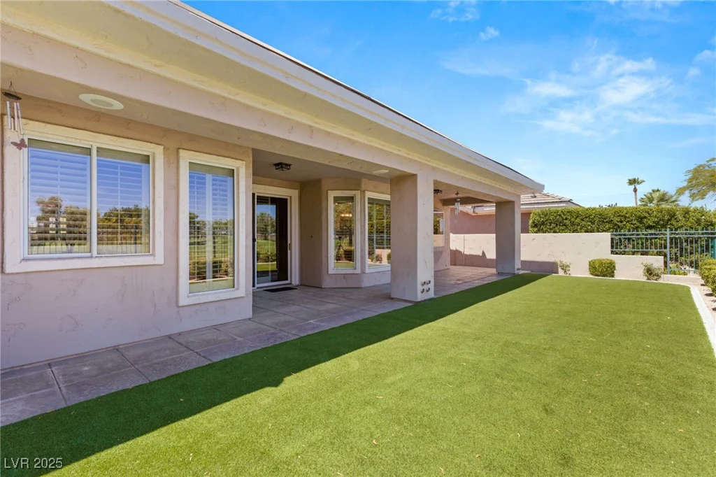 1932 Glenview, Las Vegas, NV 89134