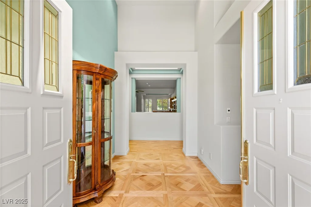 1932 Glenview, Las Vegas, NV 89134