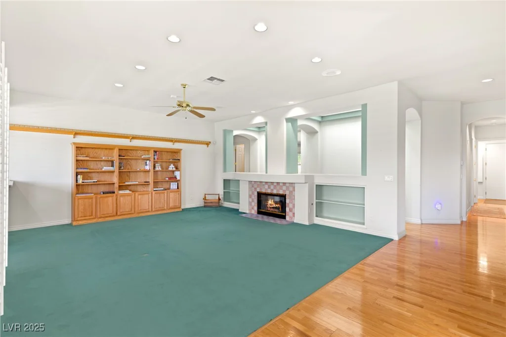 1932 Glenview, Las Vegas, NV 89134