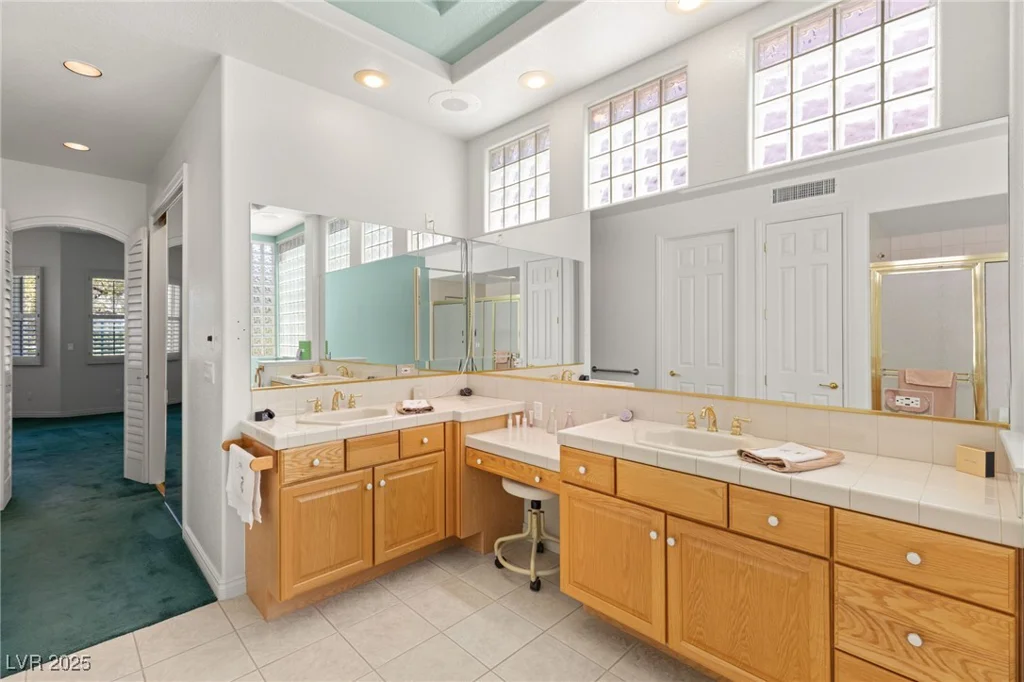 1932 Glenview, Las Vegas, NV 89134