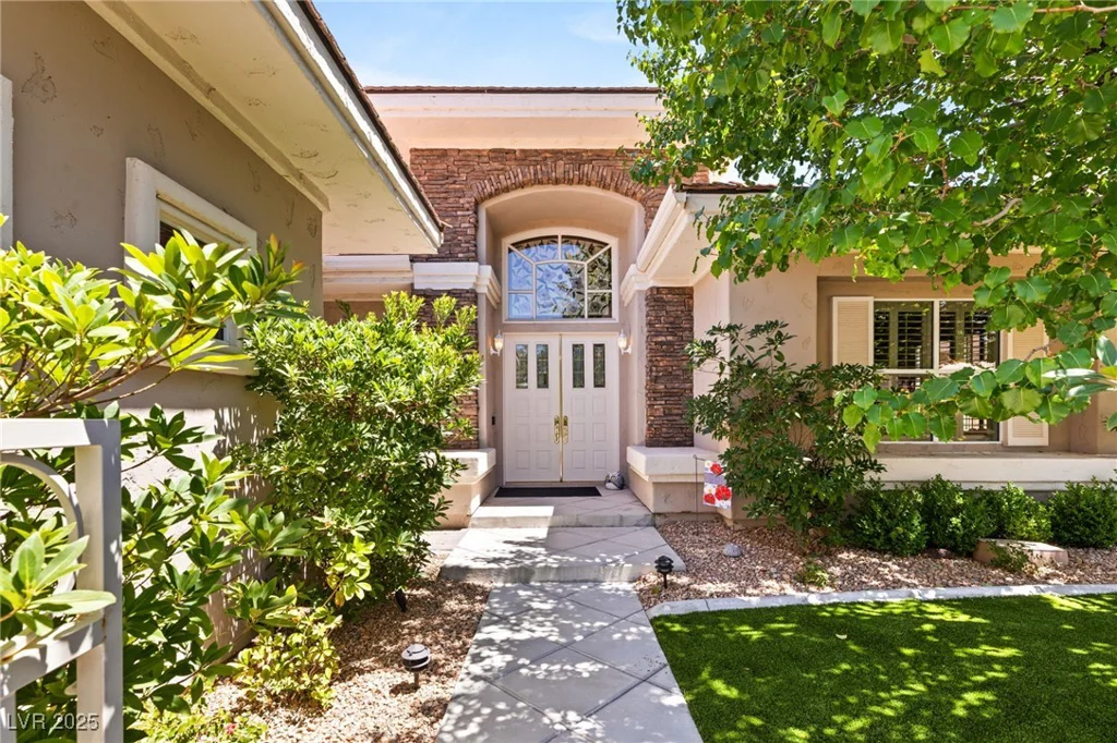 1932 Glenview, Las Vegas, NV 89134