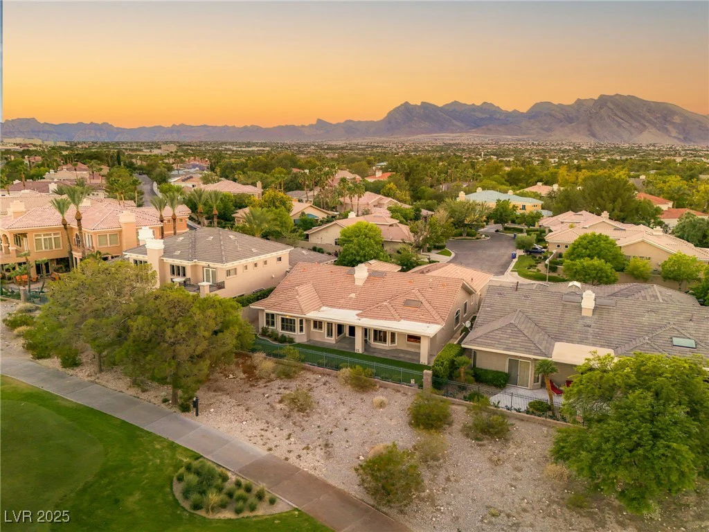 1932 Glenview, Las Vegas, NV 89134