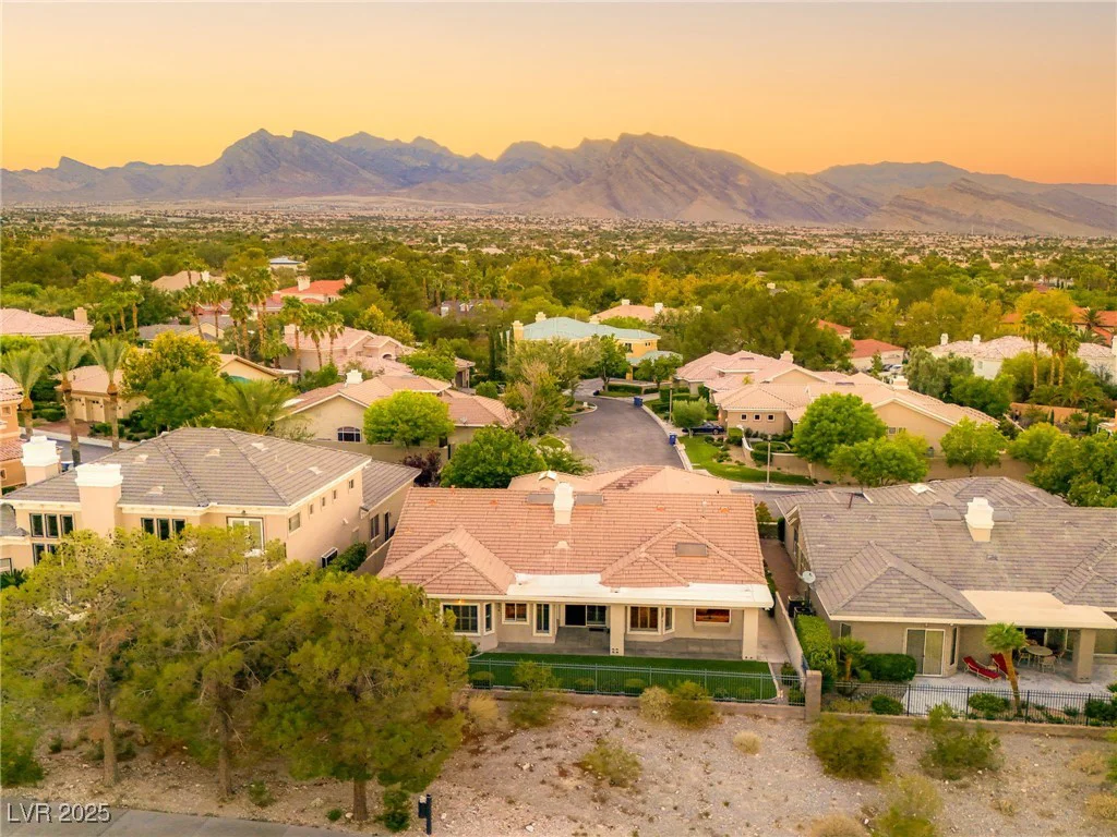 1932 Glenview, Las Vegas, NV 89134