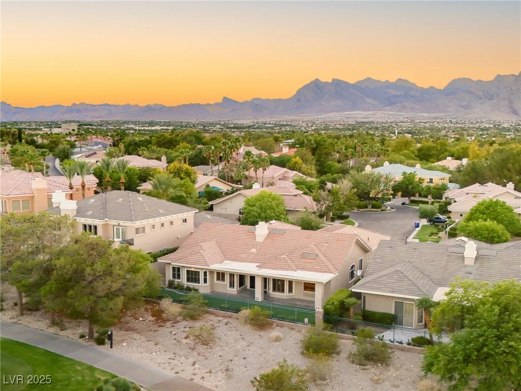 1932 Glenview, Las Vegas, NV 89134