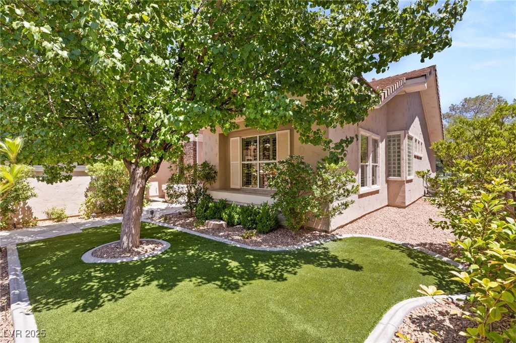 1932 Glenview, Las Vegas, NV 89134